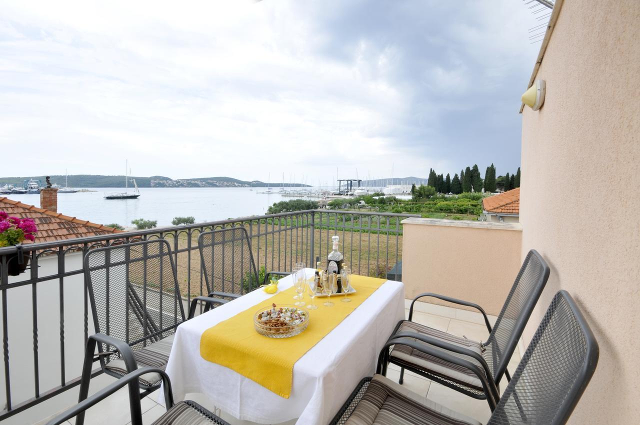 Apartments Roza Trogir Eksteriør billede